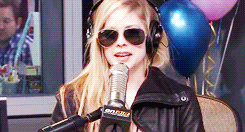 Avril Lavigne GIF. Artiesten Avril lavigne Proost Gifs 