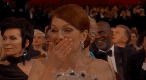 Julianne Moore GIF. Gifs Filmsterren Julianne moore Lachend Oscars 2015 