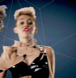 Miley Cyrus GIF. Dansen Artiesten Miley cyrus Gifs Filmsterren Dave chappelle Reactiongifs Gek Penis 
