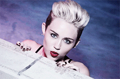 Miley Cyrus GIF. Meisje Artiesten Miley cyrus Gifs Wiz khalifa Muziekvideo 23 Mike zal het gemaakt Smilers 
