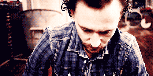 Tom Hiddleston GIF. Gifs Filmsterren Tom hiddleston Gefrustreerd Loki Vertel me 