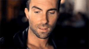 Adam Levine GIF. Bioscoop Artiesten Gifs Adam levine Maroon 5 Misery 