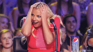 Britney Spears GIF. Artiesten Britney spears Roze Gifs Onhandig Glimlachen Xfactor 