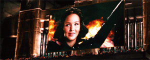 Elizabeth Banks GIF. The hunger games Gifs Filmsterren Elizabeth banks Katniss Katniss everdeen Woody harrelson 