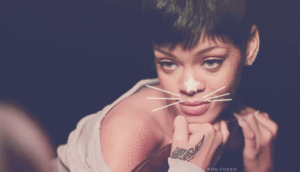 Rihanna GIF. Artiesten Roken Sigaret Rihanna Rook Gifs Onkruid Houding Marihuana Sigaretten 