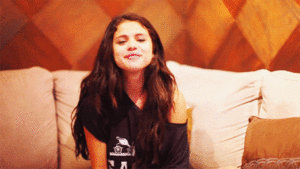 Selena Gomez GIF. Artiesten Selena gomez Gifs Reactie Goedkeuren Duimen omhoog 