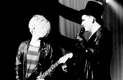 Artiesten elle Gifs Adam lambert fotoshoot 2009 