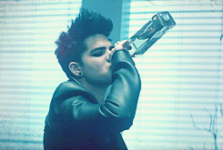 Adam Lambert GIF. Interview Artiesten Gifs Adam lambert 2010 Europa 