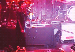 Adam Lambert GIF. Artiesten Gifs Adam lambert Gala 