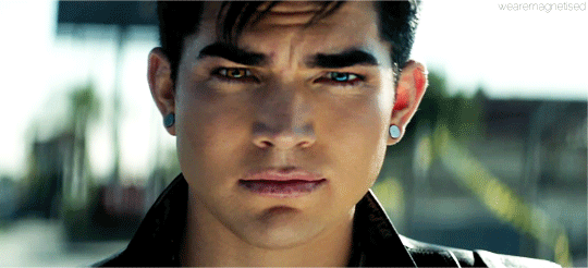 Rusland Artiesten Gifs Adam lambert 2011 maxidrom 