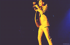 Adam Lambert GIF. Interview Japan Artiesten Gifs Adam lambert 2010 