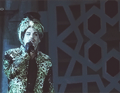 Adam Lambert GIF. Artiesten Gifs Adam lambert 2010 Donorschoosechat 