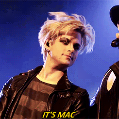 Adam Lambert GIF. Artiesten Gifs Adam lambert 2010 Donorschoosechat 