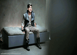 Adam Lambert GIF. Artiesten Gifs Adam lambert Gala 
