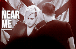Adam Lambert GIF. Artiesten Tommy Kus Gifs Adam lambert 2010 Glam natie tour 