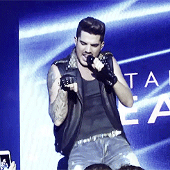 Adam Lambert GIF. Interview Japan Artiesten Gifs Adam lambert 2010 