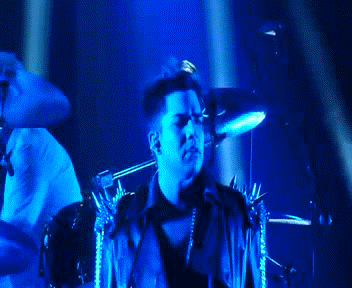 Artiesten Gifs Adam lambert 
