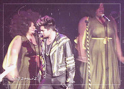 Adam Lambert GIF. Artiesten Gifs Adam lambert Pose 