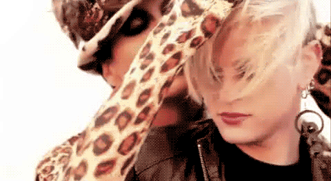 Artiesten Gifs Adam lambert 