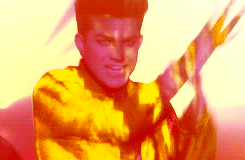 Adam Lambert GIF. Artiesten Gifs Adam lambert Geschokt 