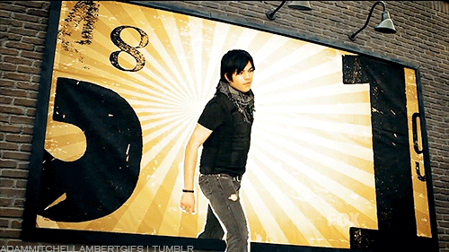 Artiesten Gifs Adam lambert 2010 DonorsChoosechat 