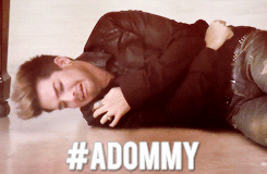 Adam Lambert GIF. Interview Artiesten Gifs Adam lambert 2010 Europa 