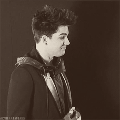 Adam Lambert GIF. Artiesten Gifs Adam lambert Pose 