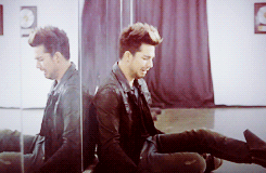 Adam Lambert GIF. Artiesten Gifs Adam lambert 2010 Fotoset Fotoshoot 
