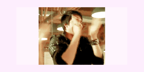 Artiesten Gifs Adam lambert 
