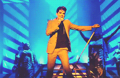 Adam Lambert GIF. Artiesten Gifs Adam lambert 2010 Fotoset Donorschoosechat 1000 
