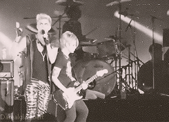 Adam Lambert GIF. Muziek Artiesten Gifs Adam lambert 