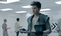 Artiesten Kus Gifs Adam lambert Europa glam natie tour 