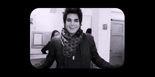 Interview Artiesten Gifs Adam lambert lachend 2011 