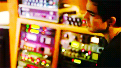 Adam Lambert GIF. Verward Artiesten Gifs Adam lambert Wat 