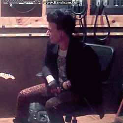 Adam Lambert GIF. Interview Artiesten Gifs Adam lambert 2010 