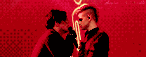 Artiesten Gifs Adam lambert 