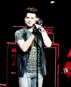 Adam Lambert GIF. Artiesten Gifs Adam lambert Petersburg Btikm 