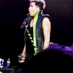 Adam Lambert GIF. Interview Artiesten Gifs Adam lambert 2010 Europa 
