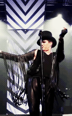 Artiesten Gifs Adam lambert 