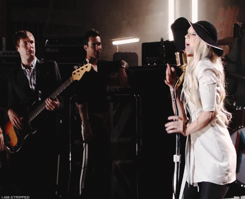 Artiesten Gifs Adam levine Maroon 5 seizoen 4 the voice 