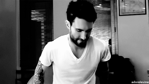 Artiesten Gifs Adam levine heet zo schattig 