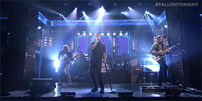 Artiesten Gifs Adam levine Maroon 5 tatoeages hollywood tijdschrift 