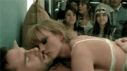 Adam Levine GIF. Artiesten Gifs Adam levine Songtekst My life 