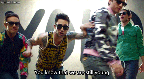 Artiesten Tong Gifs Adam levine likken autoria photo7 