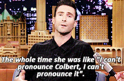 Maroon 5 GIF. Bioscoop Artiesten Gifs Adam levine Maroon 5 Misery 