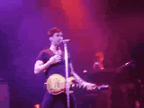 Adam Levine GIF. Artiesten Gifs Adam levine The voice 