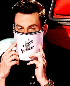 Adam Levine GIF. Artiesten Shakira Gifs Adam levine The voice 