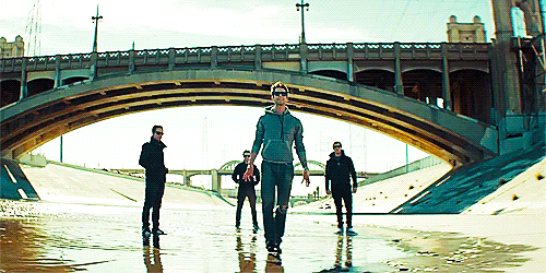 Artiesten Gifs Adam levine kastanjebruin vijf adam noah levine 