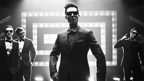 Artiesten Gifs Adam levine Maroon 5 overbelicht 