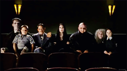 Addams Family GIF. Films en series Gifs Addams family Breuk Themalied Waarden Vlap 